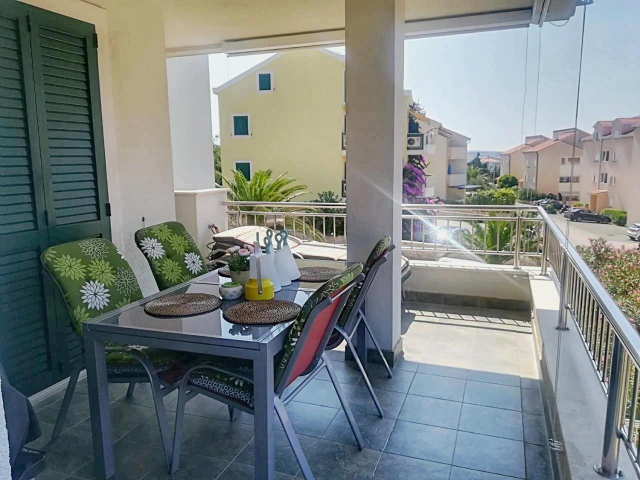 Apartment Zana Novalja Exterior foto